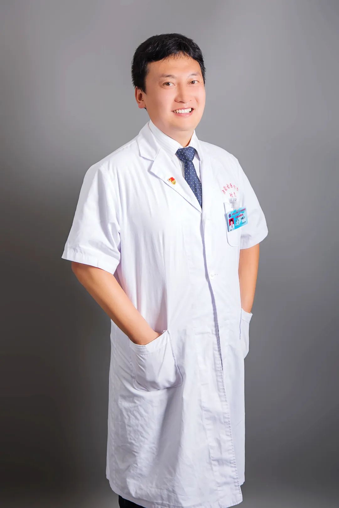 科技先锋|乔鹏飞: 培养全面发展医学人才 塑造德才并重医学栋梁(图1)